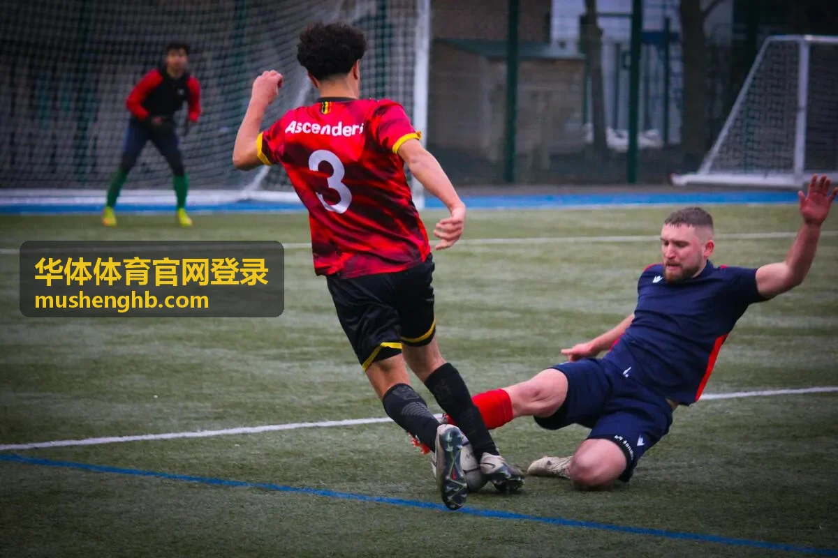 华体体育赛事运营现场服务人员与赛道布置
